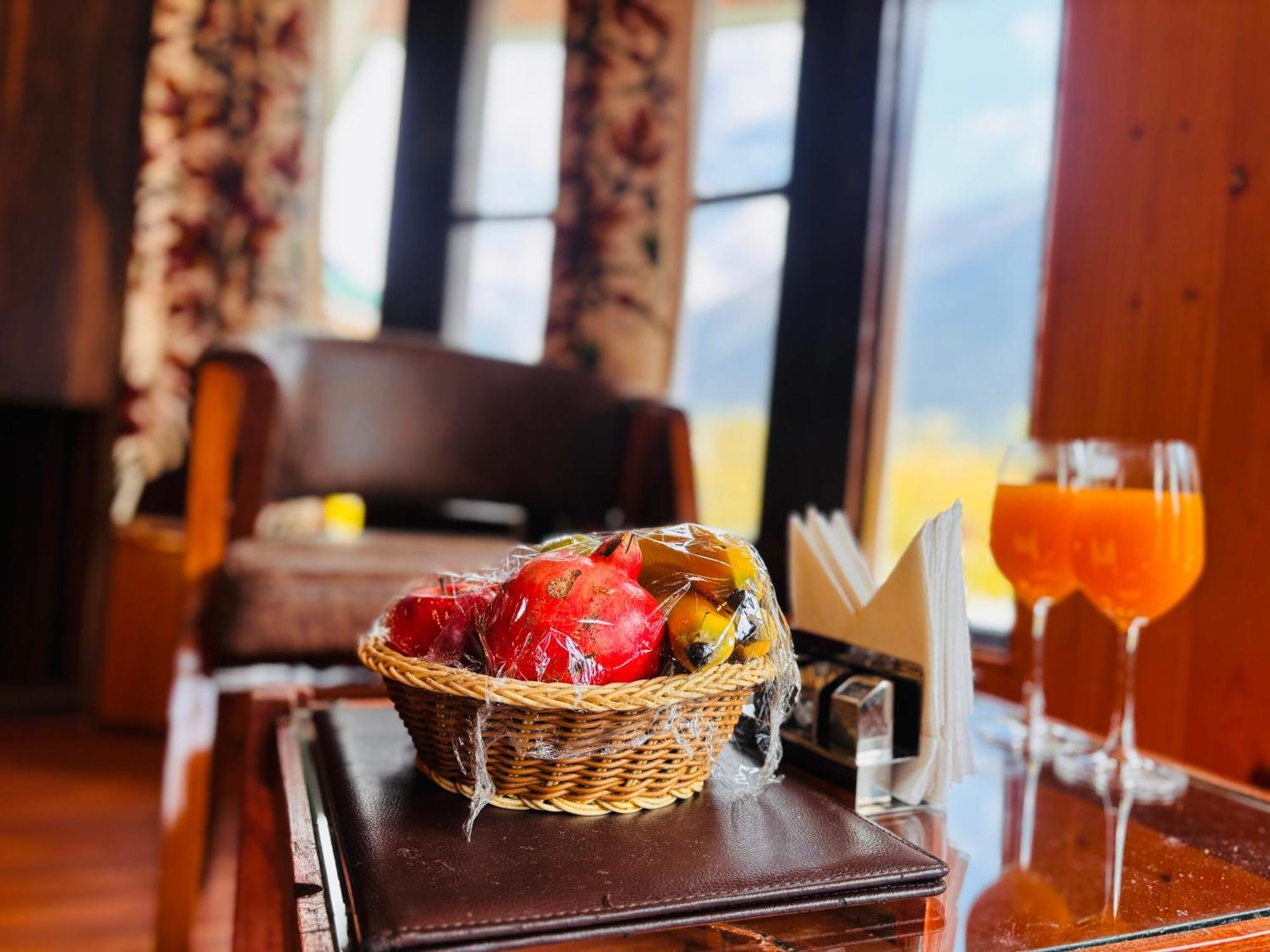 Bombay Palace Hotel ปาฮาลกัม ภายนอก รูปภาพ