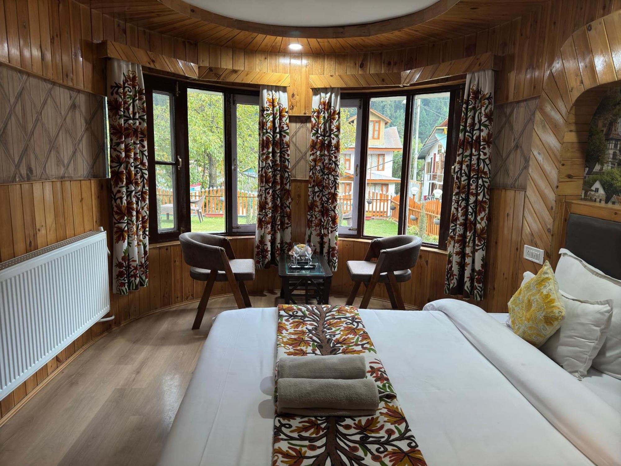 Bombay Palace Hotel ปาฮาลกัม ภายนอก รูปภาพ